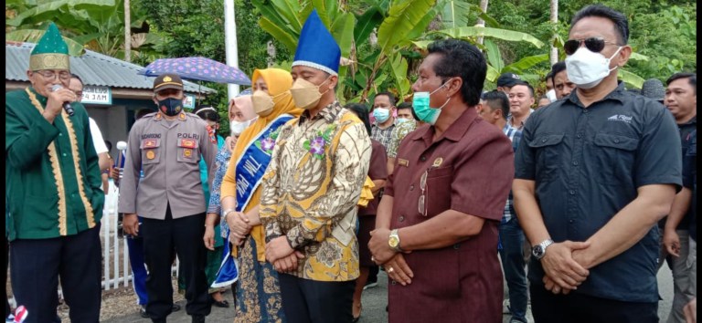 Hadiri Acara Adat Tulude dan Peresmian Jalan Desa Jiko Belanga, Bupati Sachrul Mamonto Sampaikan Ini