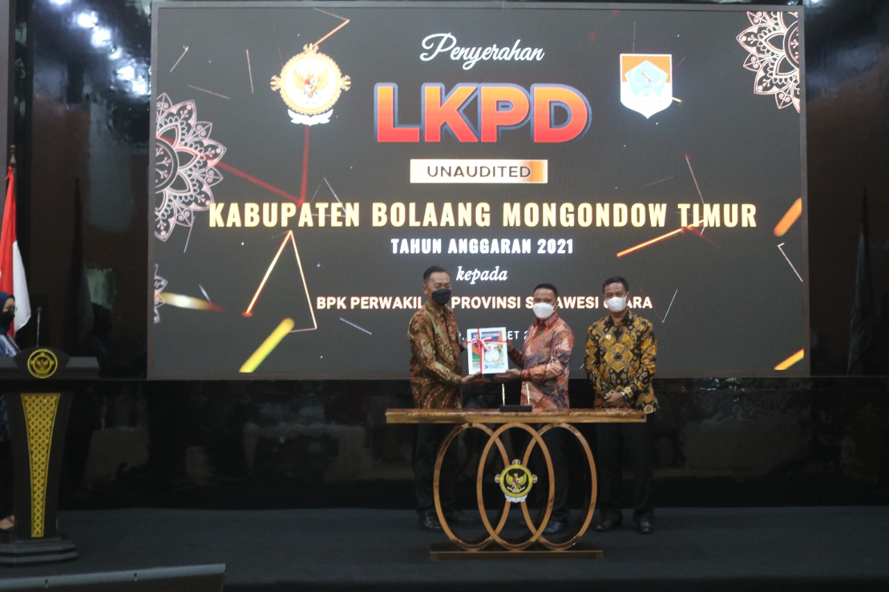 Bupati Boltim Serahkan LKPD Unaudited Kepada Kepala BPK RI Perwakilan Sulut