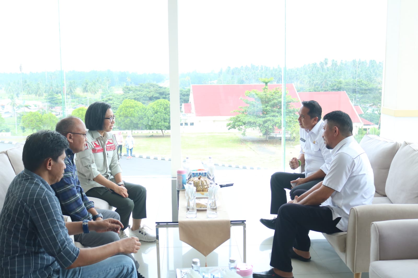 Bupati Sachrul Sambut Kerinduan YSM Berkunjung di Pemkab Boltim, Dua Kepala Daerah ini Barter Pujian Program Daerah