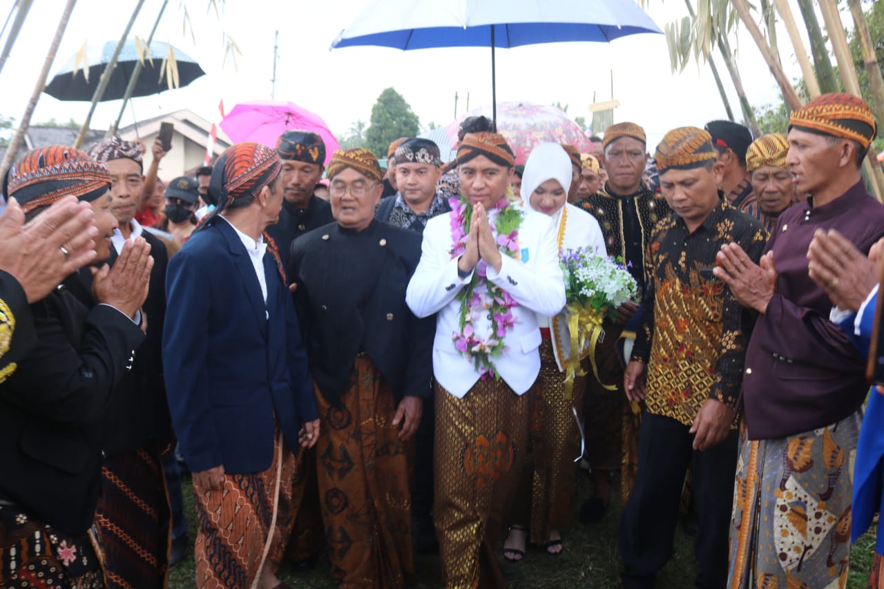 Bersama Ketua TP PKK, Bupati Sachrul Hadiri Festival Budaya Jawa