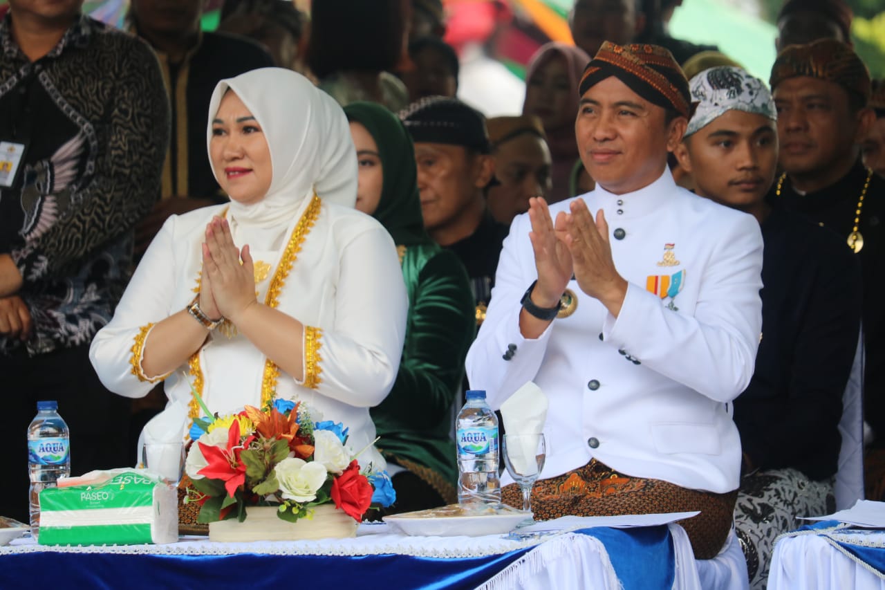 Bersama Ketua TP PKK, Bupati Sachrul Hadiri Festival Budaya Jawa