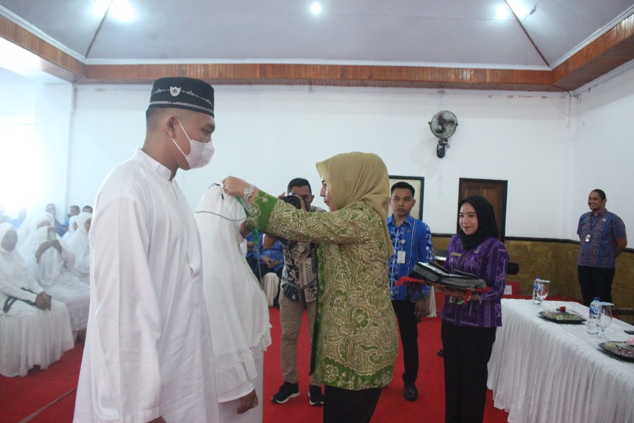 Wali Kota Tatong Bara Resmi Lepas 74 Calon Jamaah Haji Asal Kotamobagu