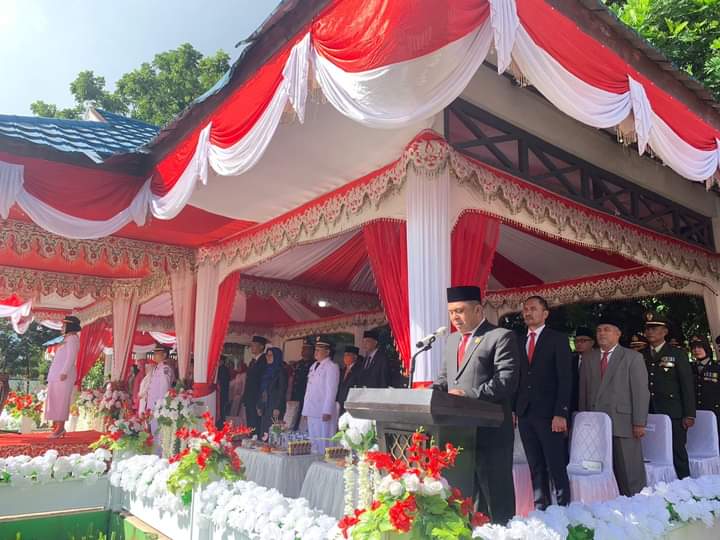 Ketua DPRD Kotamobagu Bacakan Naskah Proklamasi Dalam Rangka HUT ke-77 Kemerdekaan RI
