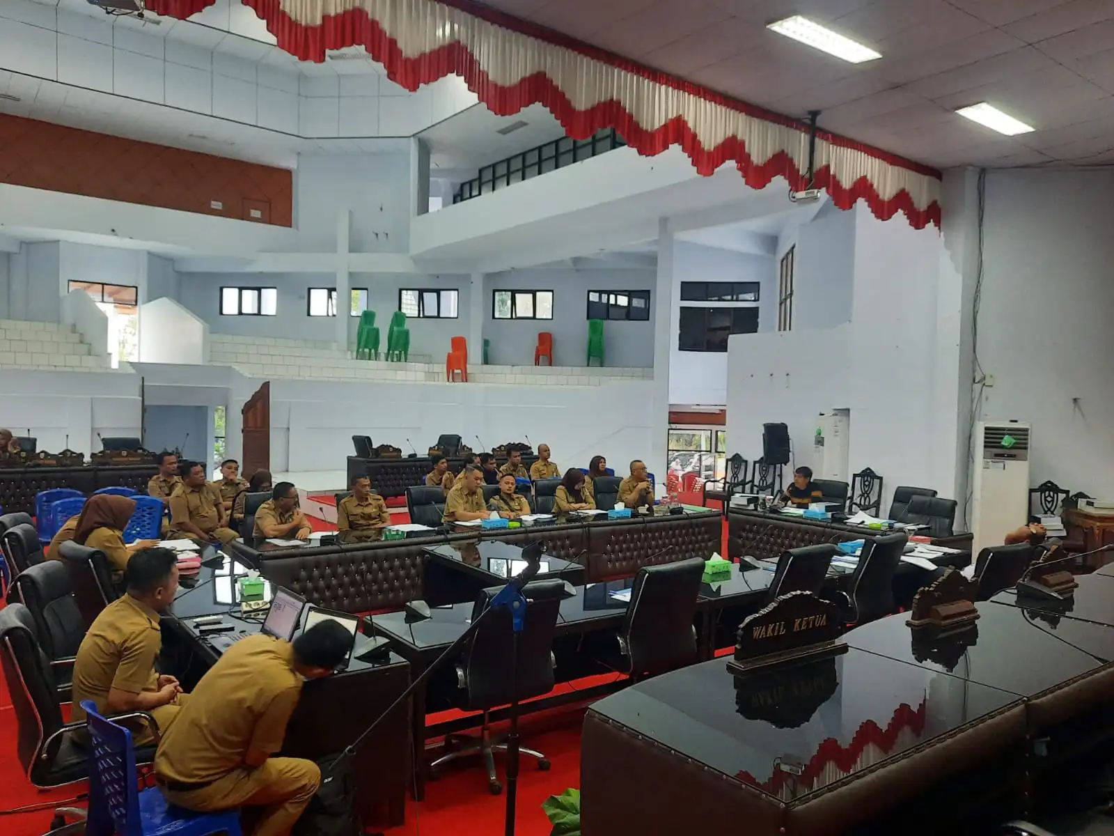 Bersama TAPD Pemkot, Ketua DPRD Meiddy Makalalag Pimpin Rapat Terkait LPJ APBD Tahun 2021