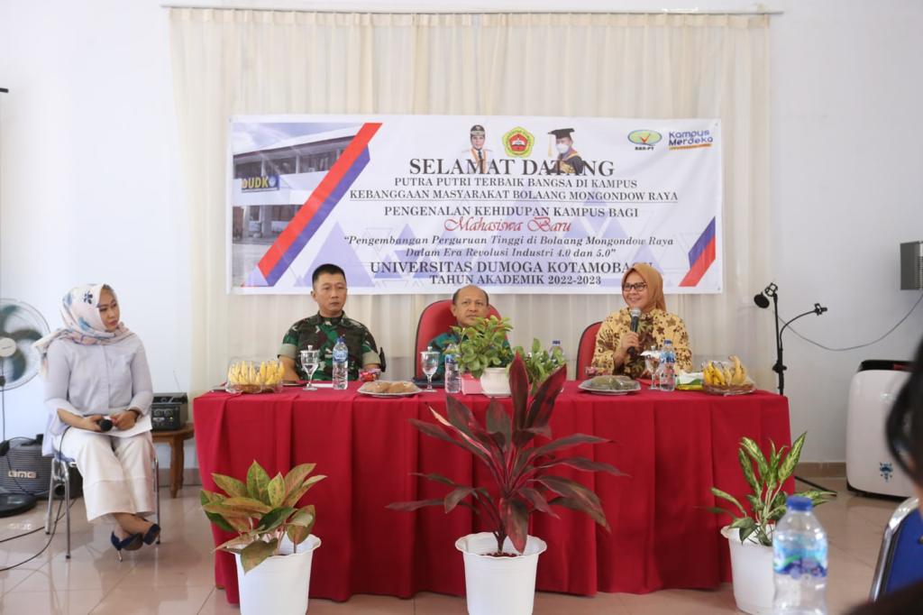 Wali Kota Kotamobagu Sampaikan Materi dalam Forum Ilmiah dan Pembukaan PKKMB UDK