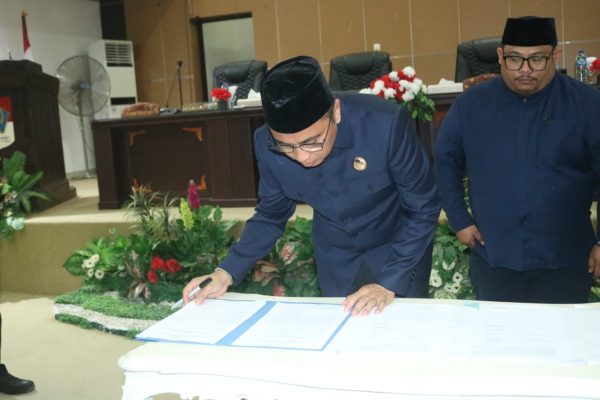 Hadiri Paripurna DPRD Penandatanganan Nota Kesepakatan KUA-PPAS, Bupati Sachrul Mamonto Sampaikan Ini