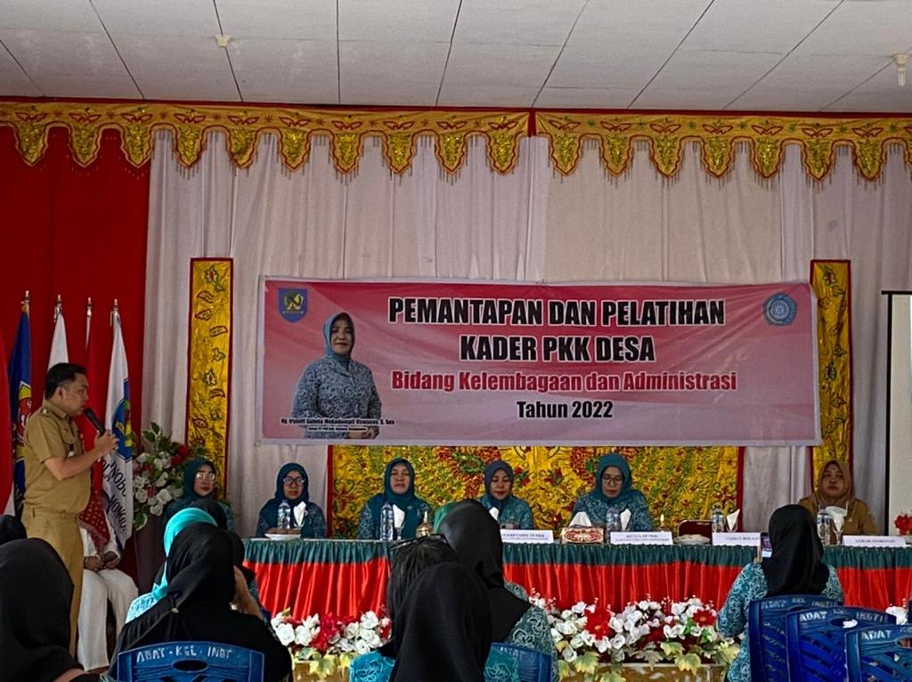 Ketua PKK Ny Iryanti Suleha Hadiri Pelatihan Kader di Kecamatan Passi Timur