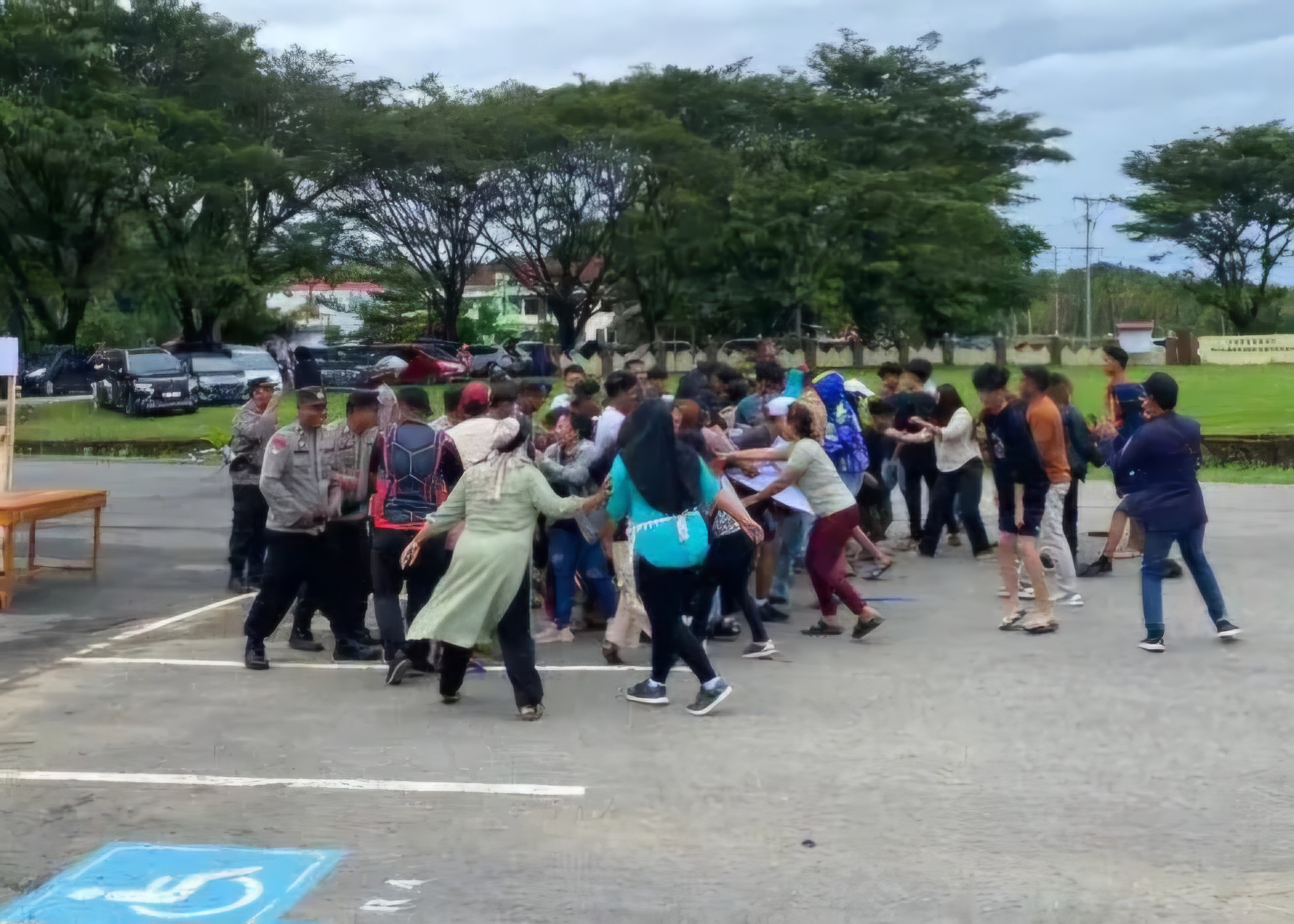 Persiapan Pengamanan Pilkada, Bawaslu Bolsel Hadiri Latihan Sispamkota yang Digelar Polres.