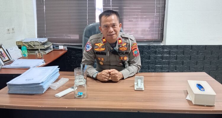 Kasat Lantas Polres Kotamobagu Iptu Luster Simanjuntak SH (foto:Zakir)